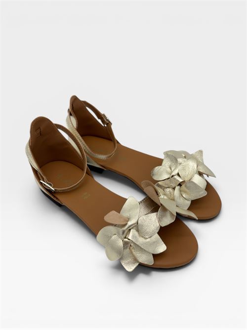 Sandali flat con applicazione floreale IL LACCIO | G10LAMINATOPLATINO